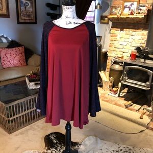 NWOT 👀Night Stroll Bell Sleeve Raglan Top
